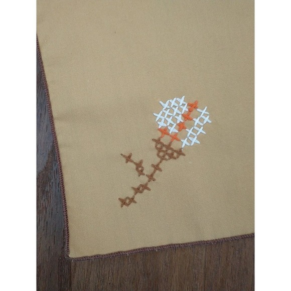 Vintage 70s Embroidered Set of 4 Tan Orange Brown Cloth Napkins Square Primitive - Picture 3 of 5